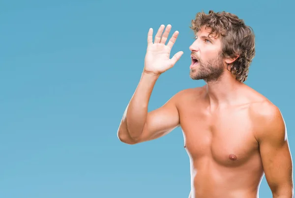 Handsome Hispanic Model Man Sexy Shirtless Isolated Background Shouting Screaming — Stock Photo, Image