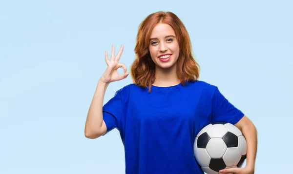 Junge Schöne Frau Über Isolierten Hintergrund Hält Fußball Fußball Tun — Stockfoto