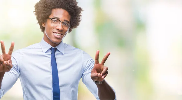Afro Amerikansk Affärsman Bära Glasögon Över Isolerade Bakgrund Leende Ser — Stockfoto
