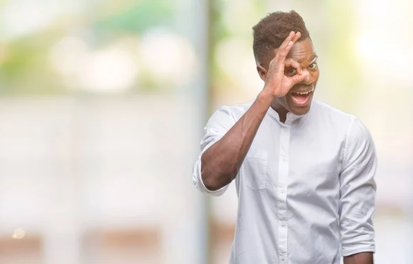 Unga Afroamerikanska Mannen Över Isolerade Bakgrund Gör Gest Med Handen — Stockfoto