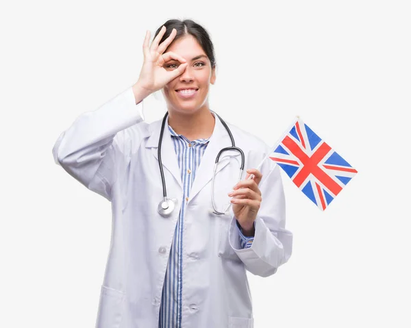 Young Hispanic Doctor Woman Holding Flag United Kingdom Happy Face — Stock Photo, Image