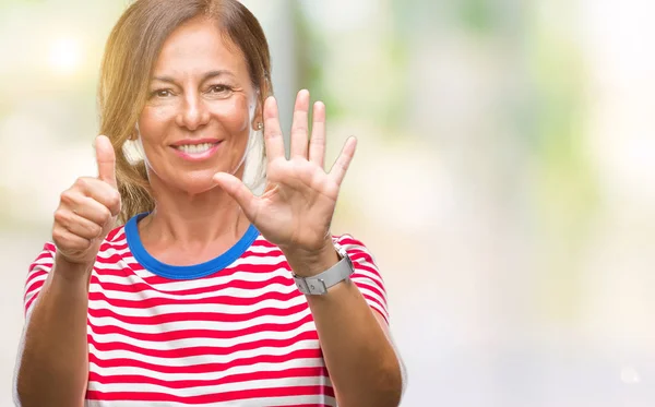 Старшая Латиноамериканка Средних Лет Изолированном Фоне Показывает Показывает Пальцами Номер — стоковое фото