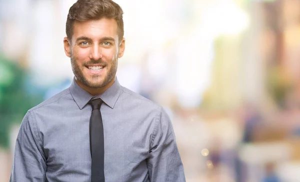 Jonge Knappe Zakenman Geïsoleerde Achtergrond Met Een Gelukkig Cool Glimlach — Stockfoto