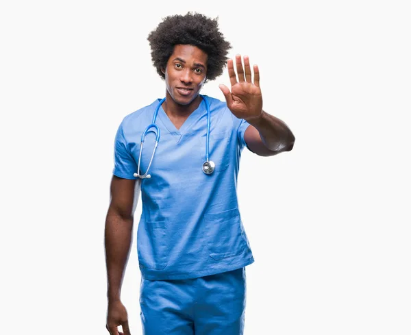 Afro Américain Chirurgien Médecin Homme Sur Fond Isolé Faire Arrêter — Photo