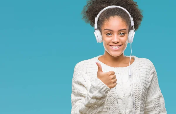 Fiatal Afro Amerikai Fejhallgató Viselése Alatt Elszigetelt Háttér Boldog Ezzel — Stock Fotó