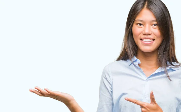 Young Asian Business Woman Isolated Background Amazed Smiling Camera While — Stock Photo, Image