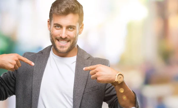 Joven Hombre Negocios Guapo Sobre Fondo Aislado Mirando Confiado Con —  Fotos de Stock