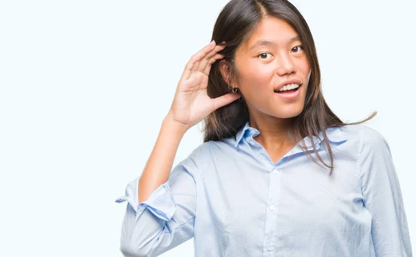Genç Asyalı Kadını Bir Işitme Söylenti Dedikodu Için Dinleme Kulak — Stok fotoğraf