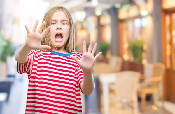 Krásná Mladá Dívka Izolované Pozadí Strach Hrůzu Strach Výraz Stop — Stock fotografie