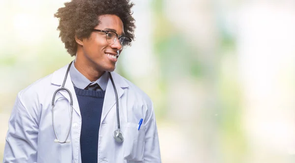 Afro American Doctor Man Isolated Background Looking Away Side Smile — Stock Photo, Image