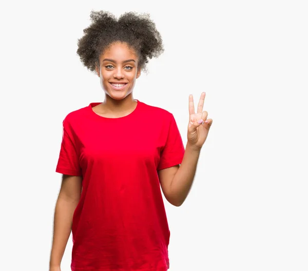 Молодая Афро Американка Изолированном Фоне Показывает Указывает Пальцами Номер Два — стоковое фото