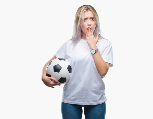 Jovem Loira Segurando Bola Futebol Sobre Fundo Isolado Cobrir Boca — Fotografia de Stock