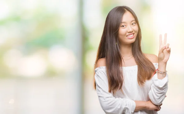 Jeune Femme Asiatique Sur Fond Isolé Souriant Avec Sourire Heureux — Photo
