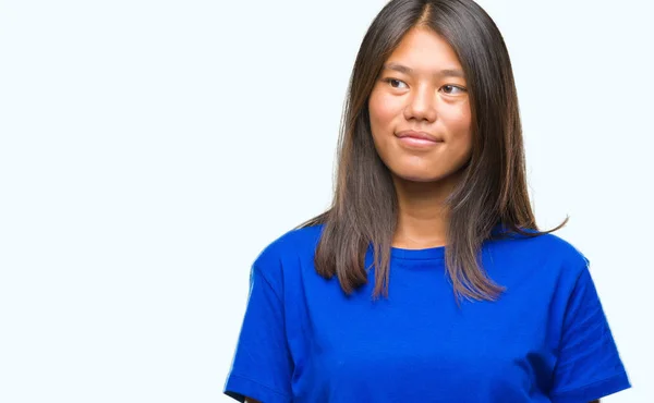 Jovem Mulher Asiática Sobre Isolado Fundo Sorrindo Olhando Lado Olhando — Fotografia de Stock