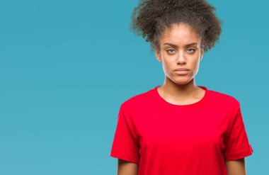Genç afro Amerikalı kadın üzerinde izole arka plan şüpheci ve sinir, çatık sorunu nedeniyle üzgün. Negatif kişi.