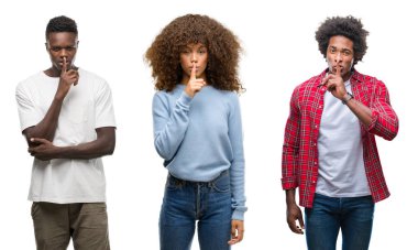 Kolaj Afro-Amerikan grup dudaklarında parmak ile sessiz olmanı izole arka plan üzerinde insan. Sessizlik ve gizli kavramı.