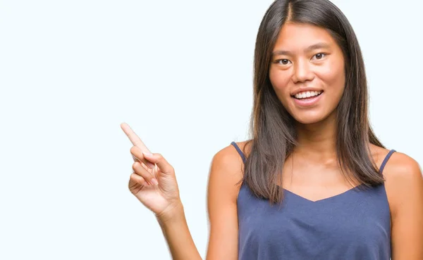 Jonge Aziatische Vrouw Geïsoleerde Achtergrond Met Een Grote Glimlach Het — Stockfoto