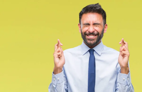 Hombre Negocios Hispano Adulto Sobre Fondo Aislado Sonriendo Cruzando Los —  Fotos de Stock