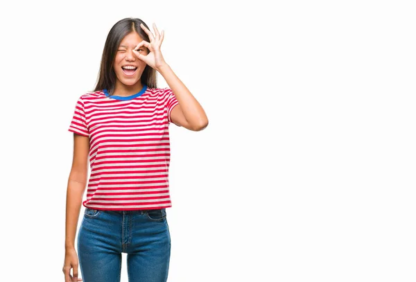 Jonge Aziatische Vrouw Geïsoleerde Achtergrond Doen Gebaar Met Hand Glimlachen — Stockfoto