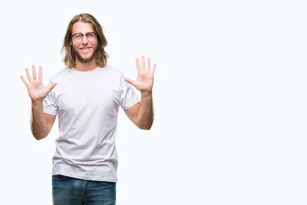 Joven Hombre Guapo Con Pelo Largo Con Gafas Sobre Fondo —  Fotos de Stock