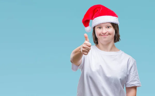 Mulher Adulta Jovem Com Síndrome Usando Chapéu Natal Sobre Fundo — Fotografia de Stock