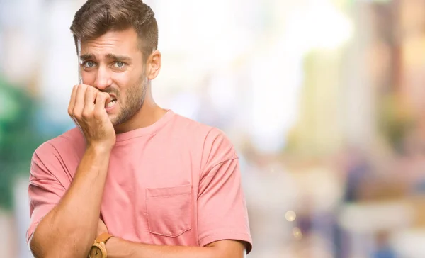 Giovane Bell Uomo Sfondo Isolato Cercando Stressato Nervoso Con Mani — Foto Stock