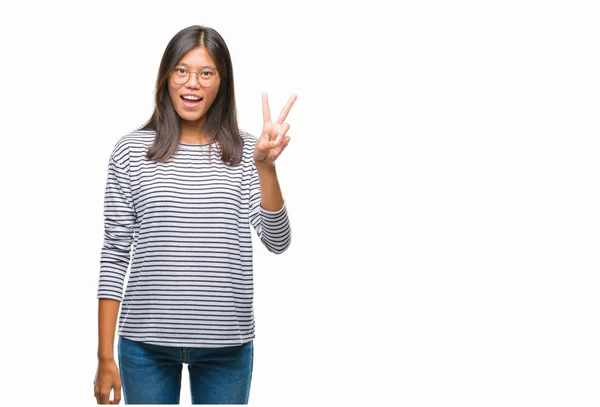 Jovem Mulher Asiática Usando Óculos Sobre Fundo Isolado Sorrindo Com — Fotografia de Stock