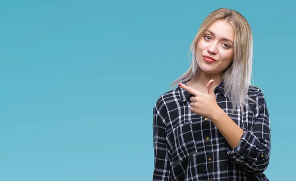 Mujer Rubia Joven Sobre Fondo Aislado Alegre Con Una Sonrisa — Foto de Stock