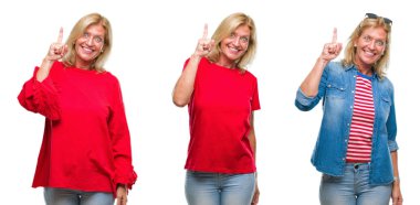 Güzel orta yaş sarışın kadın beyaz izole backgroud işaret parmağını başarılı fikri ile kolaj. Çıktıktan ve mutlu. Bir numara.