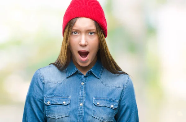 Junge Kaukasische Schöne Frau Mit Wollmütze Über Isoliertem Hintergrund Ängstlich — Stockfoto