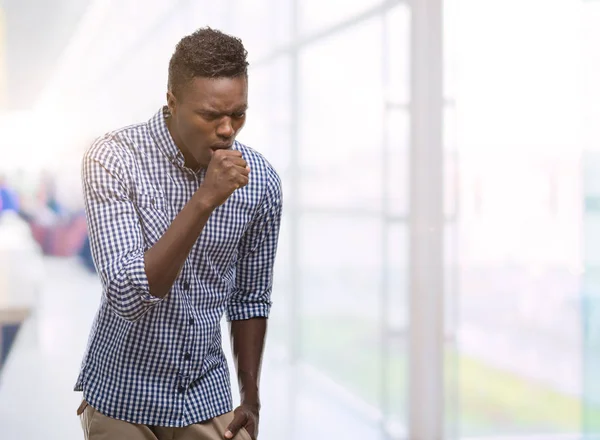Jonge Afro Amerikaanse Man Blauw Shirt Gevoel Onwel Hoesten Als — Stockfoto