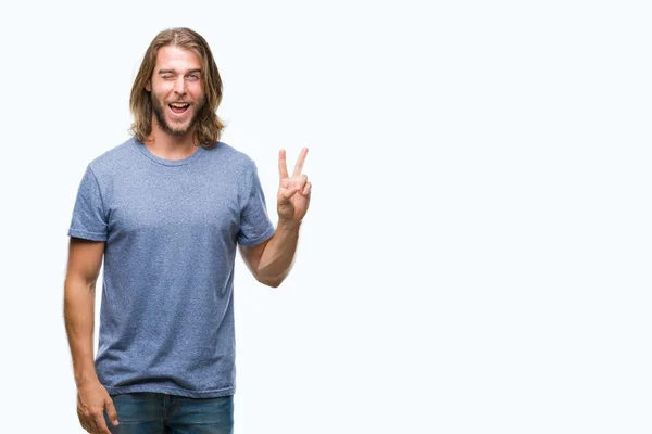 Homem Bonito Jovem Com Cabelos Longos Sobre Fundo Isolado Sorrindo — Fotografia de Stock