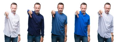 Mutsuz ve kızgın ret gösterilen ve başparmak aşağı hareketi ile negatif seyir izole arka plan üzerinde duran yakışıklı üst düzey ağarmış zarif iş adamı kolaj. Kötü ifade.