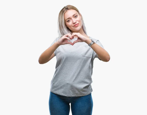Młoda Blond Kobieta Białym Tle Uśmiechający Się Miłość Serce Symbol — Zdjęcie stockowe