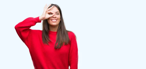 Giovane Bella Ispanico Indossa Maglione Rosso Facendo Gesto Con Mano — Foto Stock