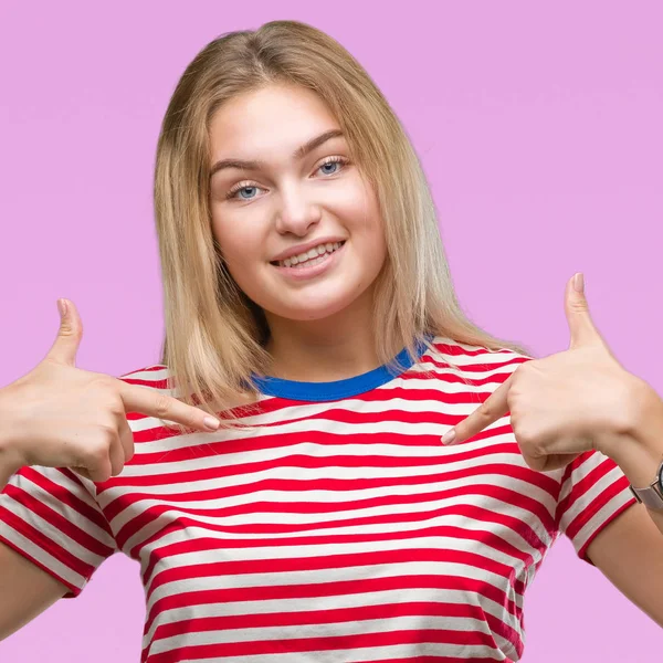 Giovane Donna Caucasica Sfondo Isolato Guardando Fiducioso Con Sorriso Sul — Foto Stock