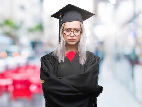 Mladá Blond Žena Nosí Postgraduální Uniforma Izolované Pozadí Skeptik Nervózní — Stock fotografie