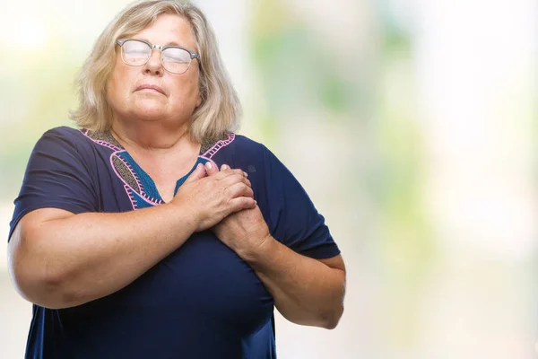 Senior Velikost Kavkazský Žena Nosí Brýle Nad Usmívá Izolovaná Pozadí — Stock fotografie