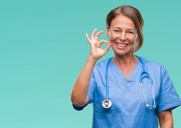 Medelåldern Ledande Sjuksköterska Läkare Kvinna Över Isolerade Bakgrund Leende Positiva — Stockfoto