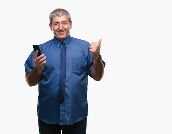 Stilig Senior Man Sms Skicka Meddelande Med Smartphone Över Isolerade — Stockfoto