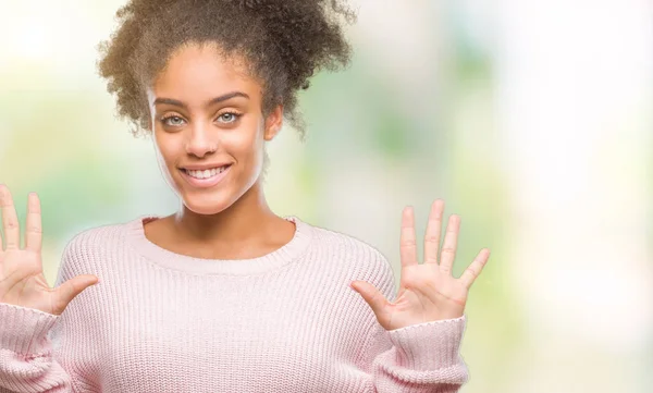 Joven Mujer Afroamericana Vistiendo Suéter Invierno Sobre Fondo Aislado Mostrando — Foto de Stock