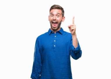 Yakışıklı delikanlı ile başarılı fikir parmağı yukarıyı izole arka plan üzerinde. Çıktıktan ve mutlu. Bir numara.