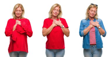 Kolaj güzel orta yaş sarışın kadın beyaz bir kapalı gözler ile göğüs ellerinde ve yüzünde minnettar jest ile gülümseyen backgroud izole. Sağlık kavramı.