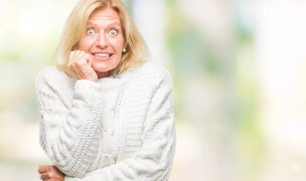 Medelålders Blond Kvinna Iförd Vinter Tröja Över Isolerade Bakgrund Ser — Stockfoto