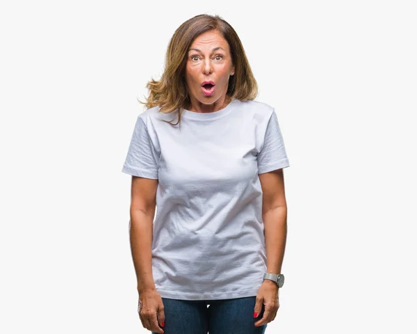 Medelåldern Senior Spansktalande Kvinna Över Isolerade Bakgrund Rädd Och Chockad — Stockfoto