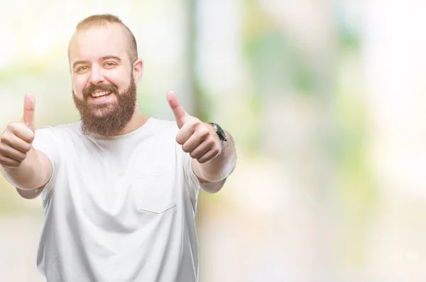 Homem Jovem Hipster Caucasiano Vestindo Camiseta Casual Sobre Fundo Isolado — Fotografia de Stock