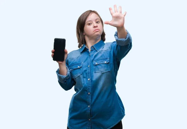 Young Adult Woman Syndrome Showing Smartphone Screen Isolated Background Open — Stock Photo, Image