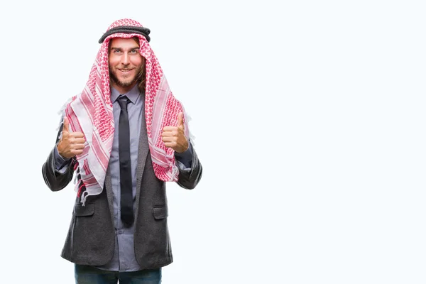 Młody Przystojny Mężczyzna Arabian Długimi Włosami Noszenie Kefija Nad Znakiem — Zdjęcie stockowe
