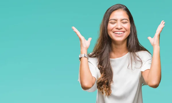 Joven Mujer Árabe Hermosa Sobre Fondo Aislado Celebrando Loco Loco — Foto de Stock