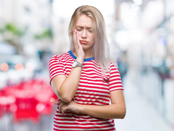 Mujer Rubia Joven Sobre Fondo Aislado Pensando Que Cansado Aburrido —  Fotos de Stock